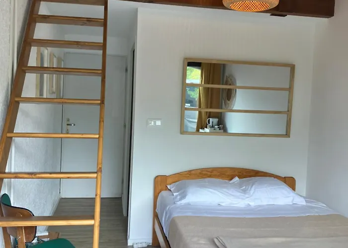 Et Sdb Avec Entree Privative * سوستون